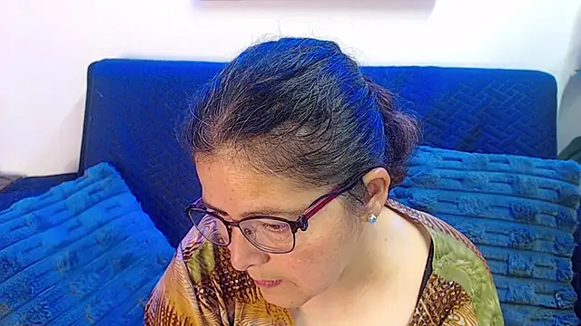 Linda banks  online show from 12-15-25, 01:54