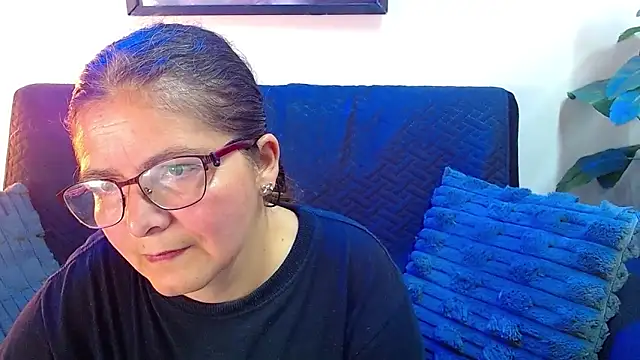 Linda banks  online show from 06-06-26, 01:43