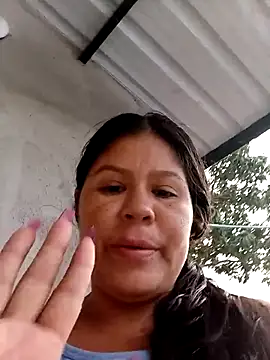 Snapshot of hotmom33 chatting on 09-30-25, 10:53 hotmom33 online show from 09-30-25, 10:53