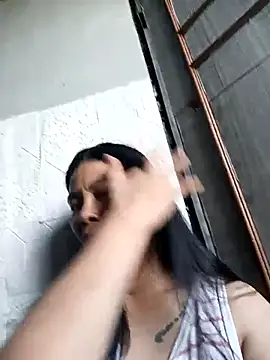 Snapshot of Uniquebeauty32 chatting on 03-03-26, 10:59 Uniquebeauty32 online show from 03-03-26, 10:59