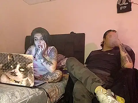 Snapshot of saenzjulieta1 chatting on 10-11-25, 01:42 saenzjulieta1 online show from 10-11-25, 01:42