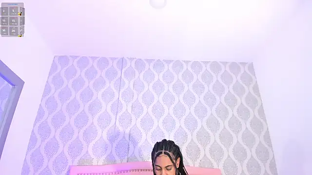 Snapshot of OnlyGia chatting on 11-11-25, 08:20 OnlyGia online show from 11-11-25, 08:20