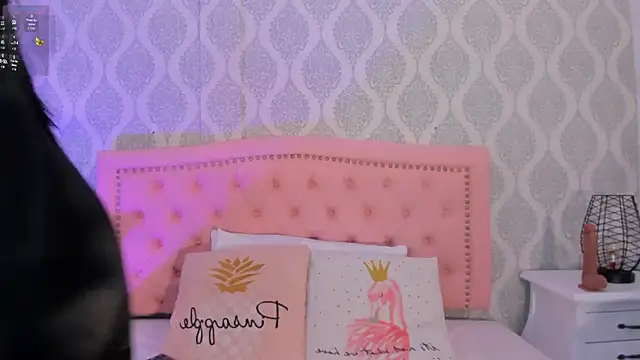 Snapshot of OnlyGia chatting on 11-12-25, 08:08 OnlyGia online show from 11-12-25, 08:08