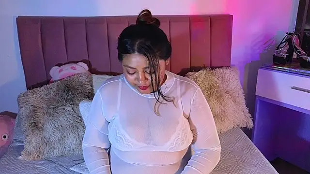 Hela Collins online show from 04-23-26, 04:14