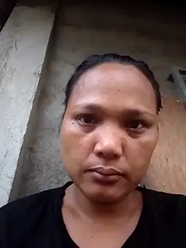 Snapshot of lady_helen00 chatting on 11-17-25, 10:04 lady helen00 online show from 11-17-25, 10:04