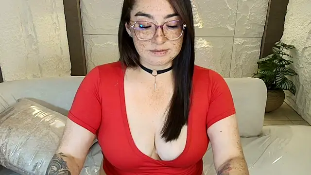 Snapshot of mariehw_r chatting on 09-09-25, 03:06 mariehw r online show from 09-09-25, 03:06