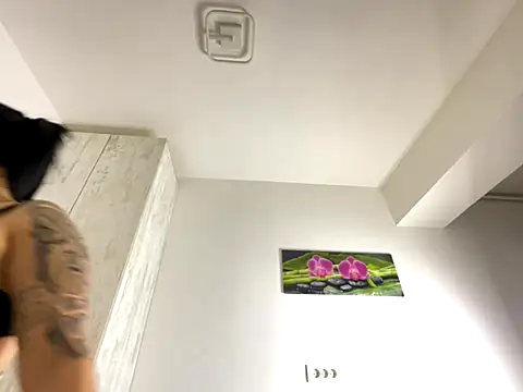 Snapshot of BlueEyes_BB chatting on 11-24-25, 03:45 BlueEyes BB online show from 11-24-25, 03:45