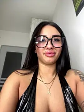 Snapshot of BlueEyes_BB chatting on 01-15-26, 05:05 BlueEyes BB online show from 01-15-26, 05:05