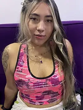 Snapshot of _ManuVeelez chatting on 09-18-25, 03:08 ManuVeelez online show from 09-18-25, 03:08