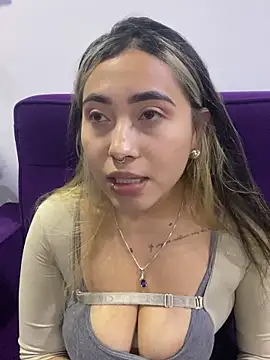 Snapshot of _ManuVeelez chatting on 09-21-25, 12:12 ManuVeelez online show from 09-21-25, 12:12