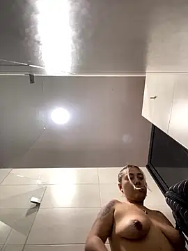 Snapshot of _ManuVeelez chatting on 10-02-25, 03:08 ManuVeelez online show from 10-02-25, 03:08