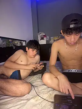 Kailertwink online show from 06-09-26, 12:55