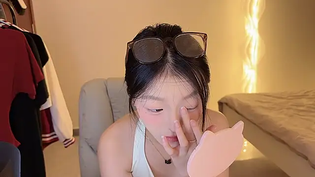 Robin-o3 online show from 09-21-25, 02:29