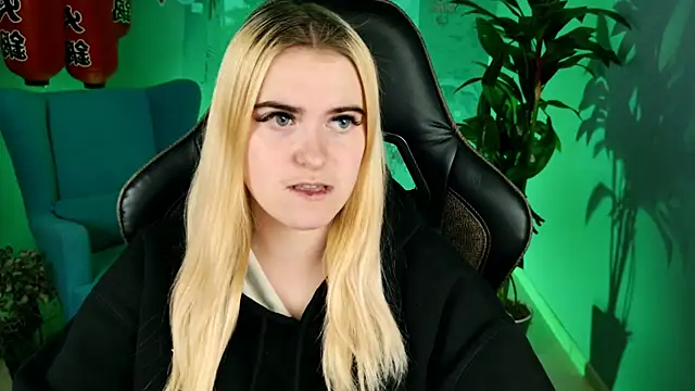 Stef Nicks online show from 10-05-25, 06:12