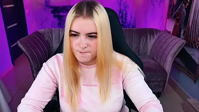 Stef Nicks online show from 10-13-25, 09:09