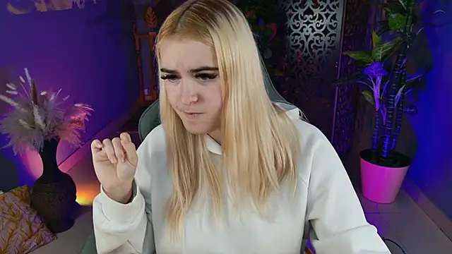 Stef Nicks online show from 11-08-25, 09:09