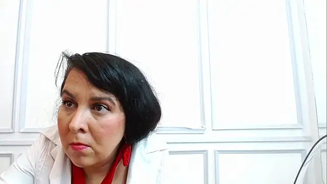 Snapshot of MiiaLane chatting on 10-29-25, 12:51 MiiaLane online show from 10-29-25, 12:51