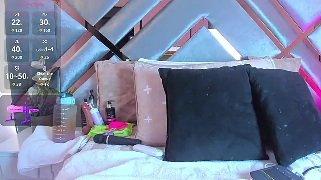 Snapshot of KarolBlanco chatting on 09-14-25, 02:33 KarolBlanco online show from 09-14-25, 02:33