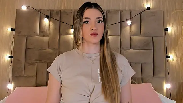 ClaradelMar online show from 10-05-25, 10:46