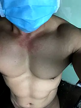 Snapshot of Huynh-duc-huy chatting on 11-19-25, 07:30 Huynh-duc-huy online show from 11-19-25, 07:30