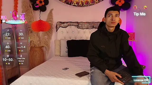 Snapshot of AmelieAndAce chatting on 11-01-25, 12:51 AmelieAndAce online show from 11-01-25, 12:51