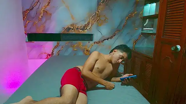 Snapshot of melinaandmateo chatting on 10-11-25, 01:16 melinaandmateo online show from 10-11-25, 01:16