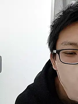 Snapshot of mitsuki0915 chatting on 03-17-26, 01:43 mitsuki0915 online show from 03-17-26, 01:43