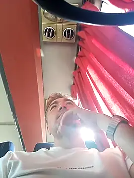 Snapshot of mert0359 chatting on 09-09-25, 01:21 mert0359 online show from 09-09-25, 01:21