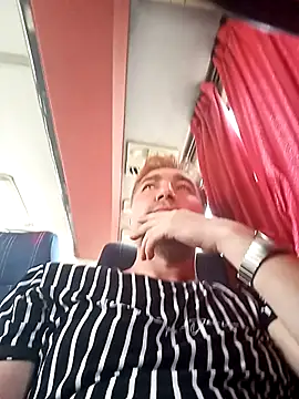 Snapshot of mert0359 chatting on 09-10-25, 01:22 mert0359 online show from 09-10-25, 01:22