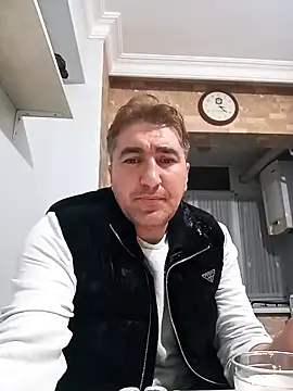 Snapshot of mert0359 chatting on 10-16-25, 12:22 mert0359 online show from 10-16-25, 12:22