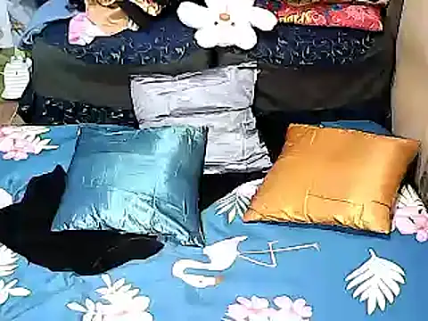 Snapshot of xxhottinybabe chatting on 11-07-25, 04:12 xxhottinybabe online show from 11-07-25, 04:12