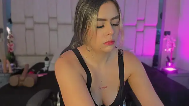 Samarafernandez online show from 10-16-25, 03:29