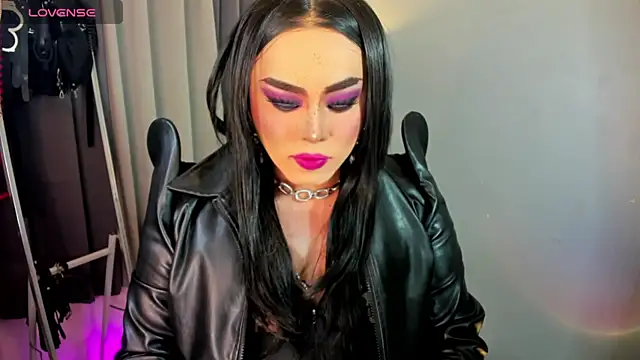 Snapshot of MagnaCumLoader17 chatting on 09-18-25, 10:12 MagnaCumLoader17 online show from 09-18-25, 10:12