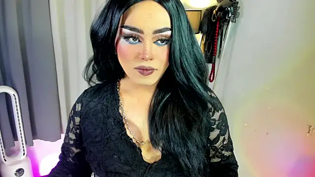 Snapshot of MagnaCumLoader17 chatting on 11-24-25, 11:37 MagnaCumLoader17 online show from 11-24-25, 11:37