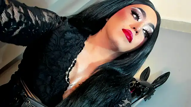 Snapshot of MagnaCumLoader17 chatting on 11-26-25, 10:11 MagnaCumLoader17 online show from 11-26-25, 10:11