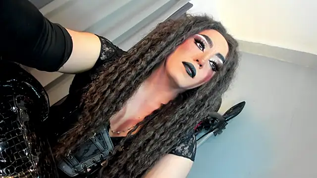 Snapshot of MagnaCumLoader17 chatting on 11-28-25, 10:56 MagnaCumLoader17 online show from 11-28-25, 10:56