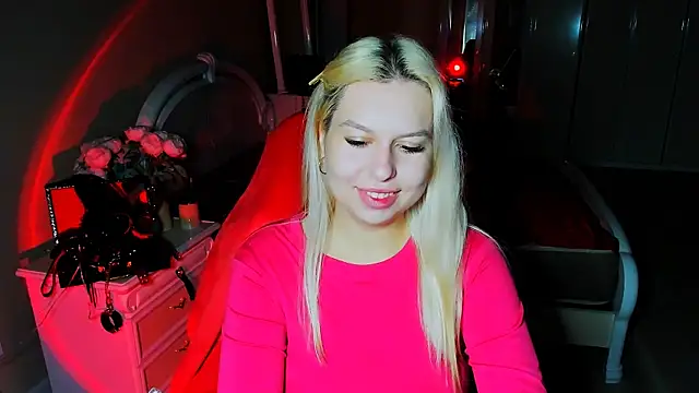 Snapshot of ChloeRicc chatting on 10-29-25, 04:26 ChloeRicc online show from 10-29-25, 04:26