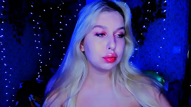 Snapshot of ChloeRicc chatting on 11-09-25, 07:12 ChloeRicc online show from 11-09-25, 07:12