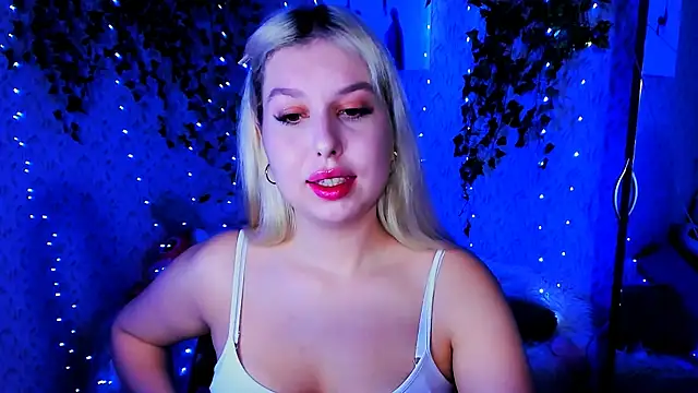 Snapshot of ChloeRicc chatting on 11-14-25, 03:00 ChloeRicc online show from 11-14-25, 03:00