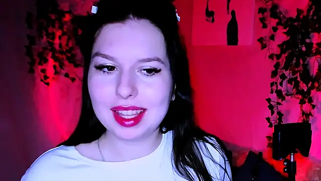 Snapshot of ChloeRicc chatting on 11-30-25, 06:23 ChloeRicc online show from 11-30-25, 06:23