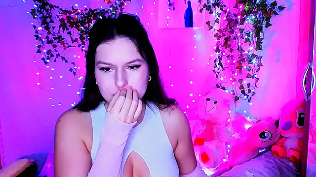 Snapshot of ChloeRicc chatting on 12-13-25, 07:53 ChloeRicc online show from 12-13-25, 07:53