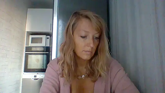 Snapshot of Vexxaa chatting on 09-20-25, 03:51 Vexxaa online show from 09-20-25, 03:51