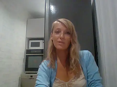 Snapshot of Vexxaa chatting on 10-05-25, 05:22 Vexxaa online show from 10-05-25, 05:22