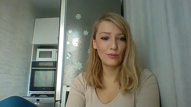 Snapshot of Vexxaa chatting on 12-17-25, 06:52 Vexxaa online show from 12-17-25, 06:52