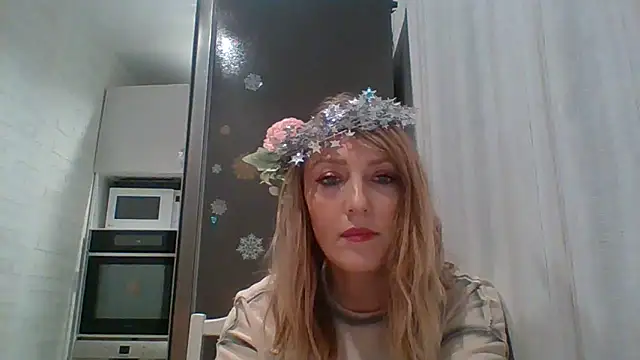 Snapshot of Vexxaa chatting on 12-20-25, 02:24 Vexxaa online show from 12-20-25, 02:24