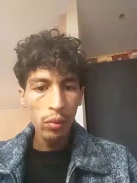 Snapshot of lusiboy96 chatting on 10-14-25, 07:42 lusiboy96 online show from 10-14-25, 07:42