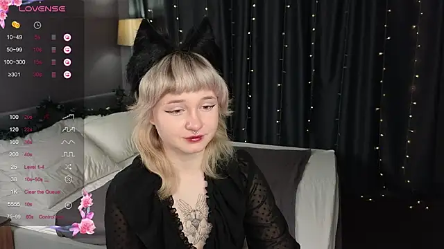 Tori Cutie online show from 11-28-25, 12:02