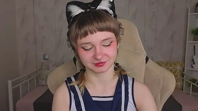 Tori Cutie online show from 04-24-26, 12:02