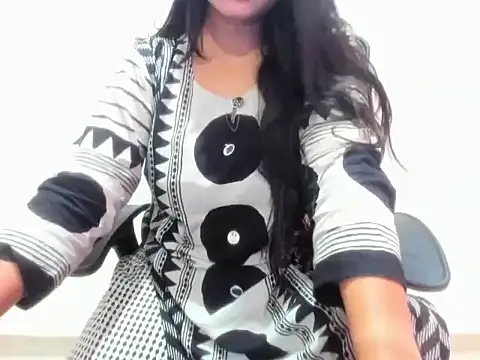 Hina Chaudhary online show from 04-28-26, 05:23