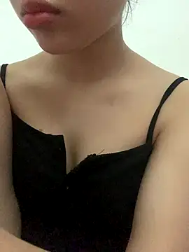 Snapshot of Nguyenha11 chatting on 09-28-25, 08:42 Nguyenha11 online show from 09-28-25, 08:42